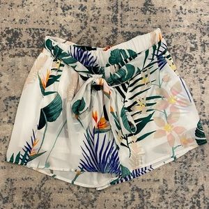 VICI DOLLS white tropical pattern shorts